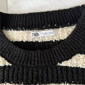 Zara Black and Cream Knit Top